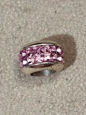 🆕Listing! Brighton Spectrum bead in Light Rose with light pink square crystals
